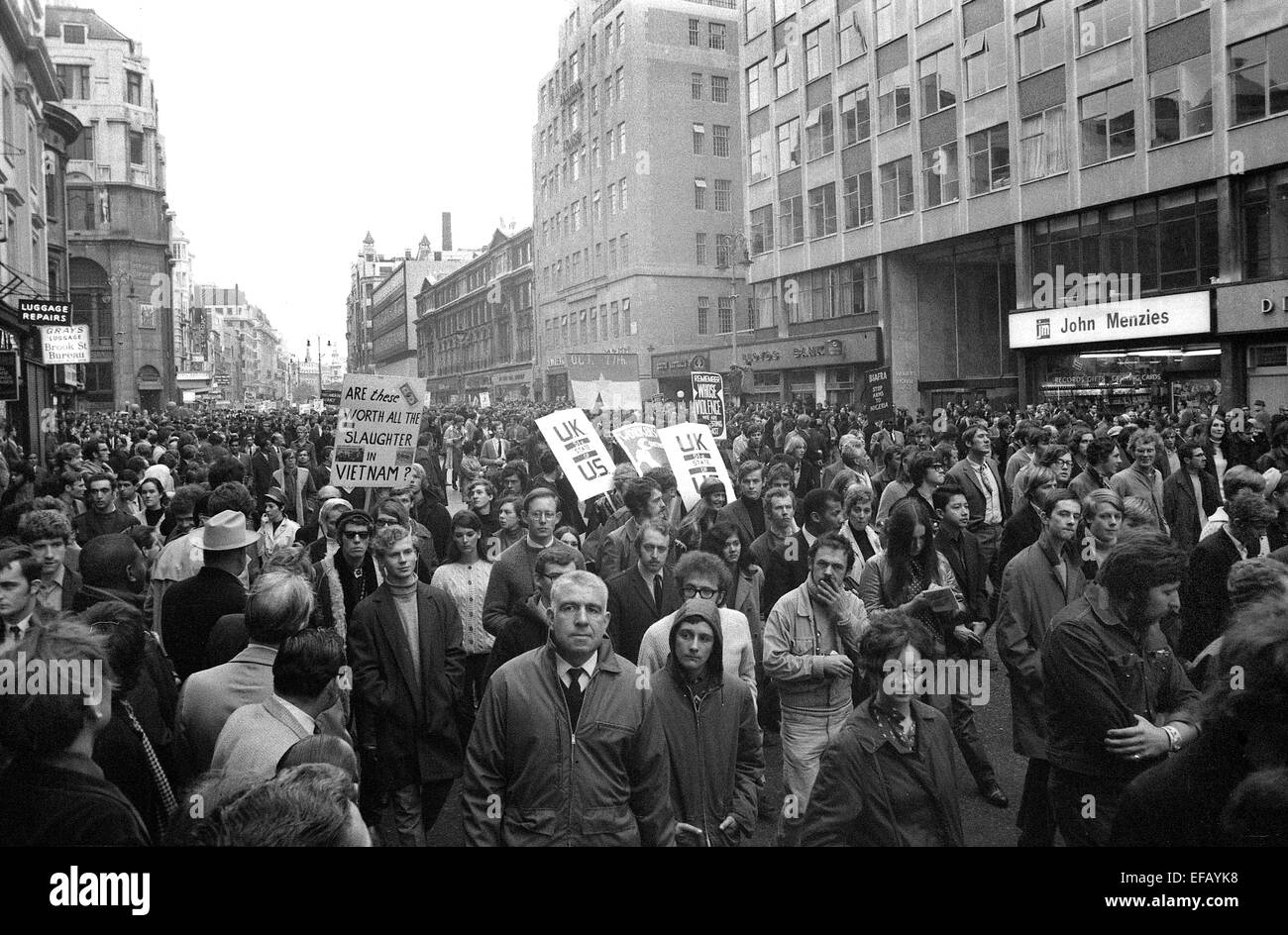 Protesta contro la guerra del Vietnam, Londra, ottobre 1968 Foto Stock