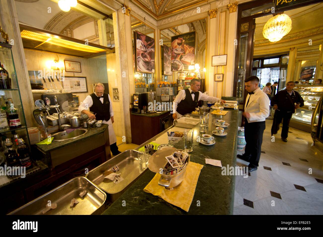 Caffè Gambrinus in Piazza Trieste e Trento, Napoli Foto Stock