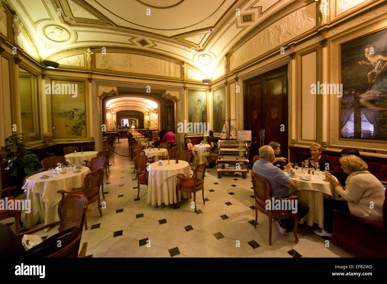 Caffè Gambrinus in Piazza Trieste e Trento, Napoli Foto Stock