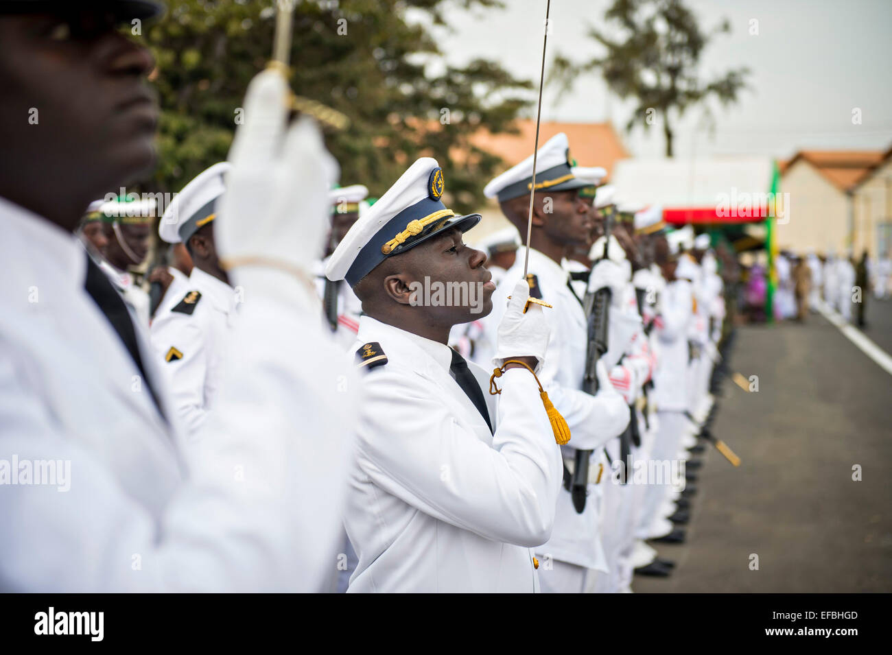 Marinai senegalesi in abito di parata durante il Senegal Navy celebrazione Gennaio 22, 2015 a Dakar, Senegal. Foto Stock