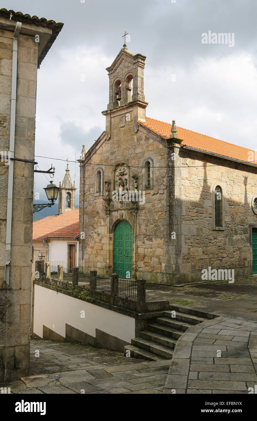 La Chiesa nel quartiere storico di Tui, una città di confine con il Portogallo nella regione della Galizia, Spagna. Foto Stock