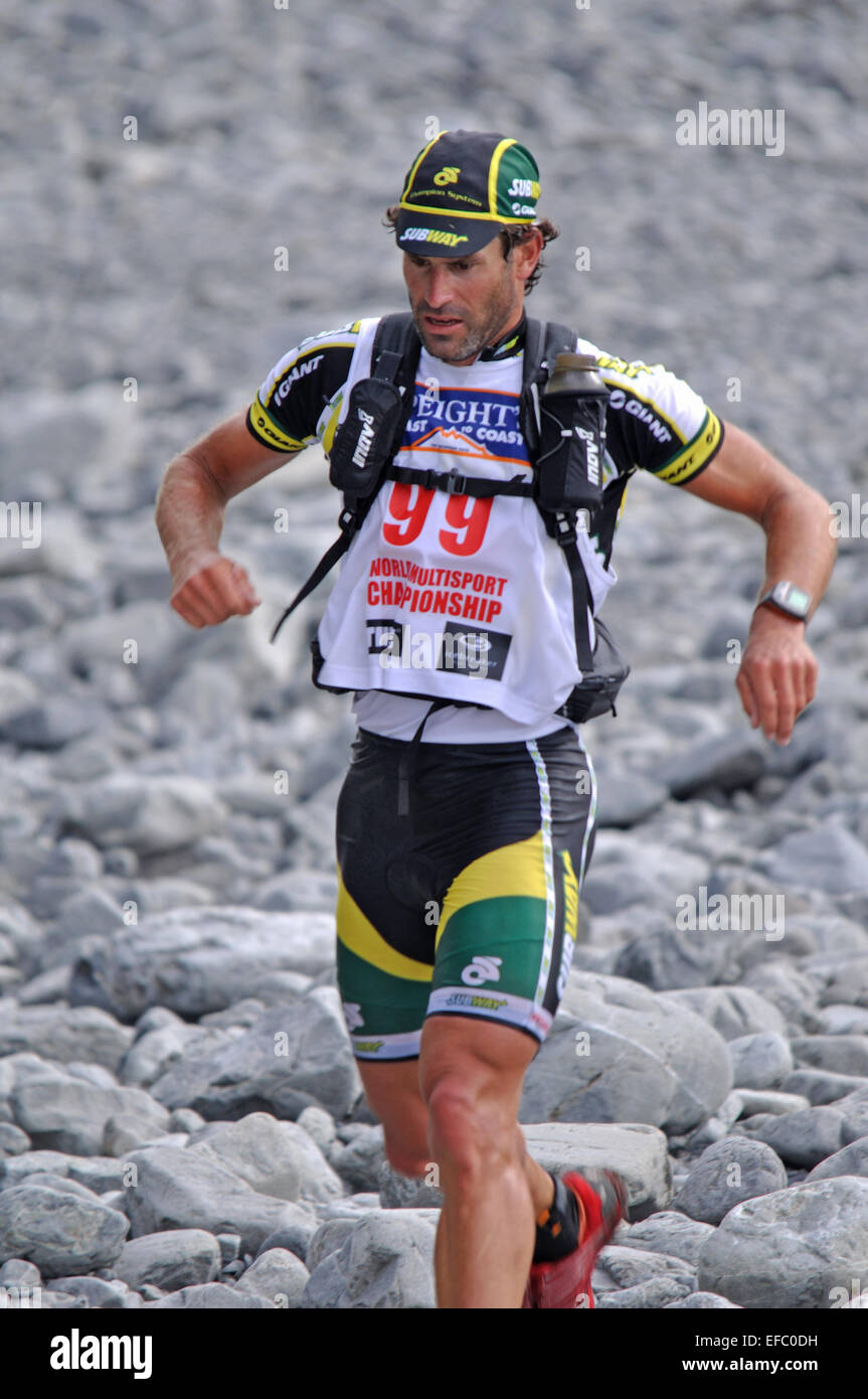 Isola del Sud, Nuova Zelanda, 12 febbraio 2011: Fourtime vincitore del Coast to Coast triathlon, Richard Ussher, Foto Stock