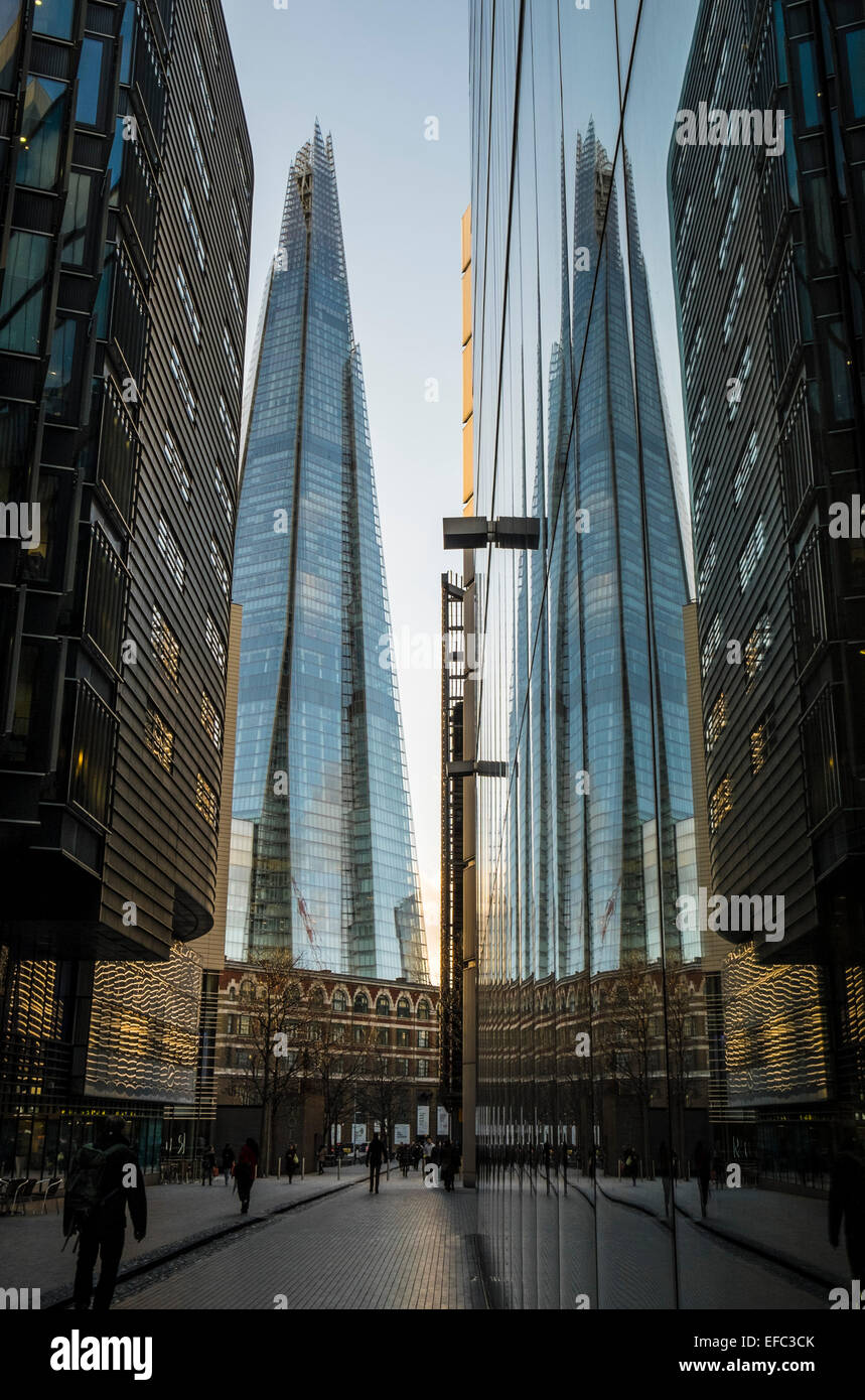 La Shard, indicato anche come il frammento di vetro, Shard London Bridge e formerly London Bridge Tower è un 87-storey skyscrap Foto Stock