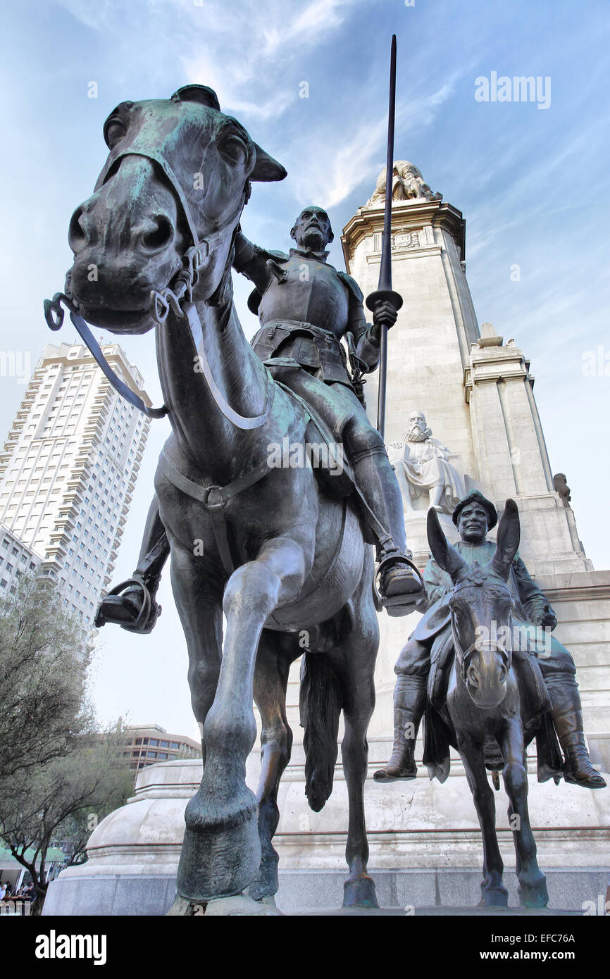 Don Chisciotte e Sancho Panza statua sulla piazza di Spagna a Madrid Foto Stock