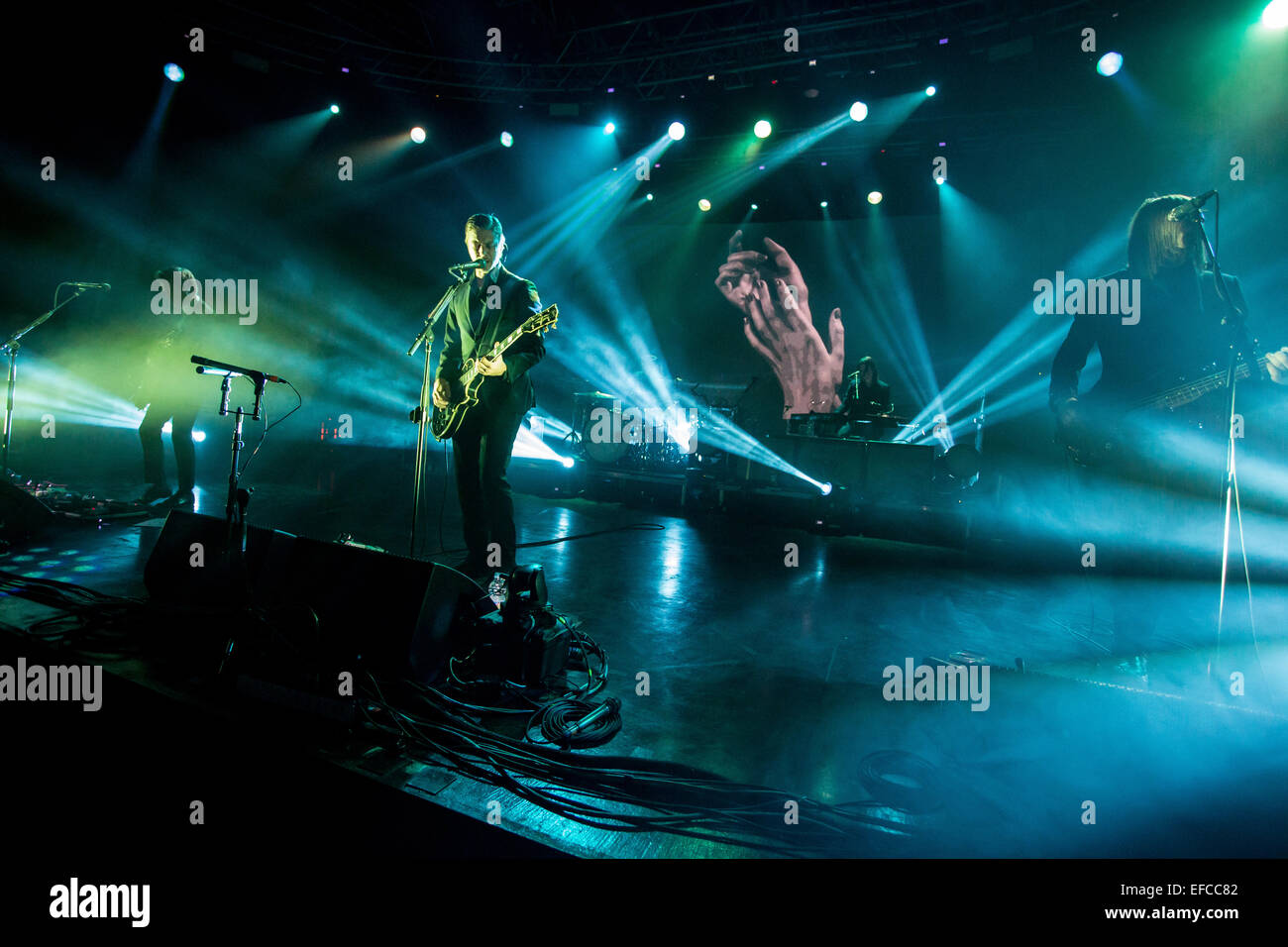 Milano Italia. Il 30 gennaio 2015. La American band alternative rock INTERPOL esegue dal vivo presso la Fabrique per presentare il loro nuovo album 'El Pintor' Foto Stock