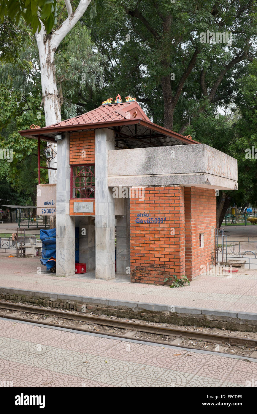 Ga Hanoi Childrens Stazione ferroviaria Thong Nhat Park Hanoi Vietnam Foto Stock