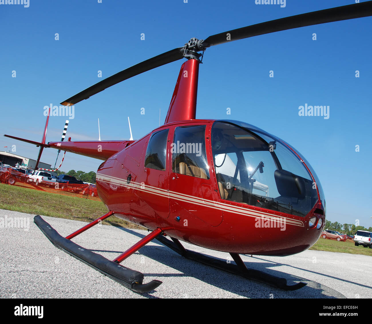 Elicottero leggero per uso personale R44 Foto stock - Alamy