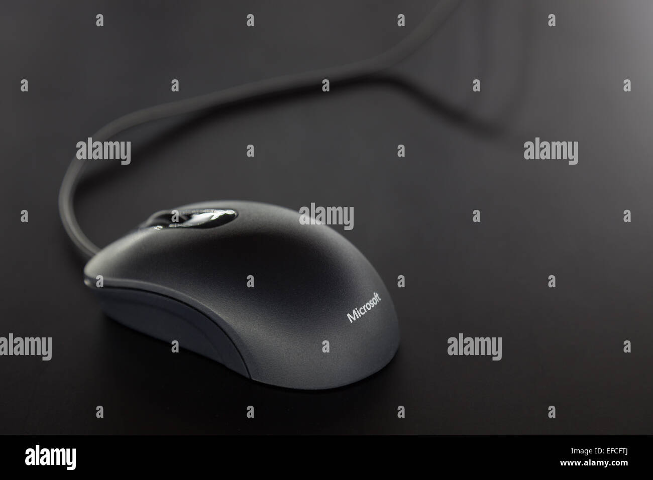 Close up di un mouse Microsoft. Microsoft Corporation è una multinazionale americana Foto Stock