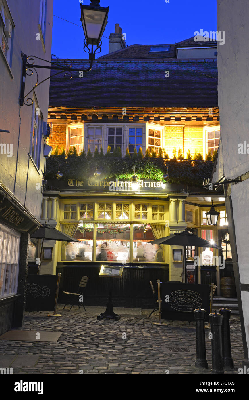 I falegnami di armi al crepuscolo, Market Street, Windsor, Berkshire, Inghilterra, Regno Unito Foto Stock