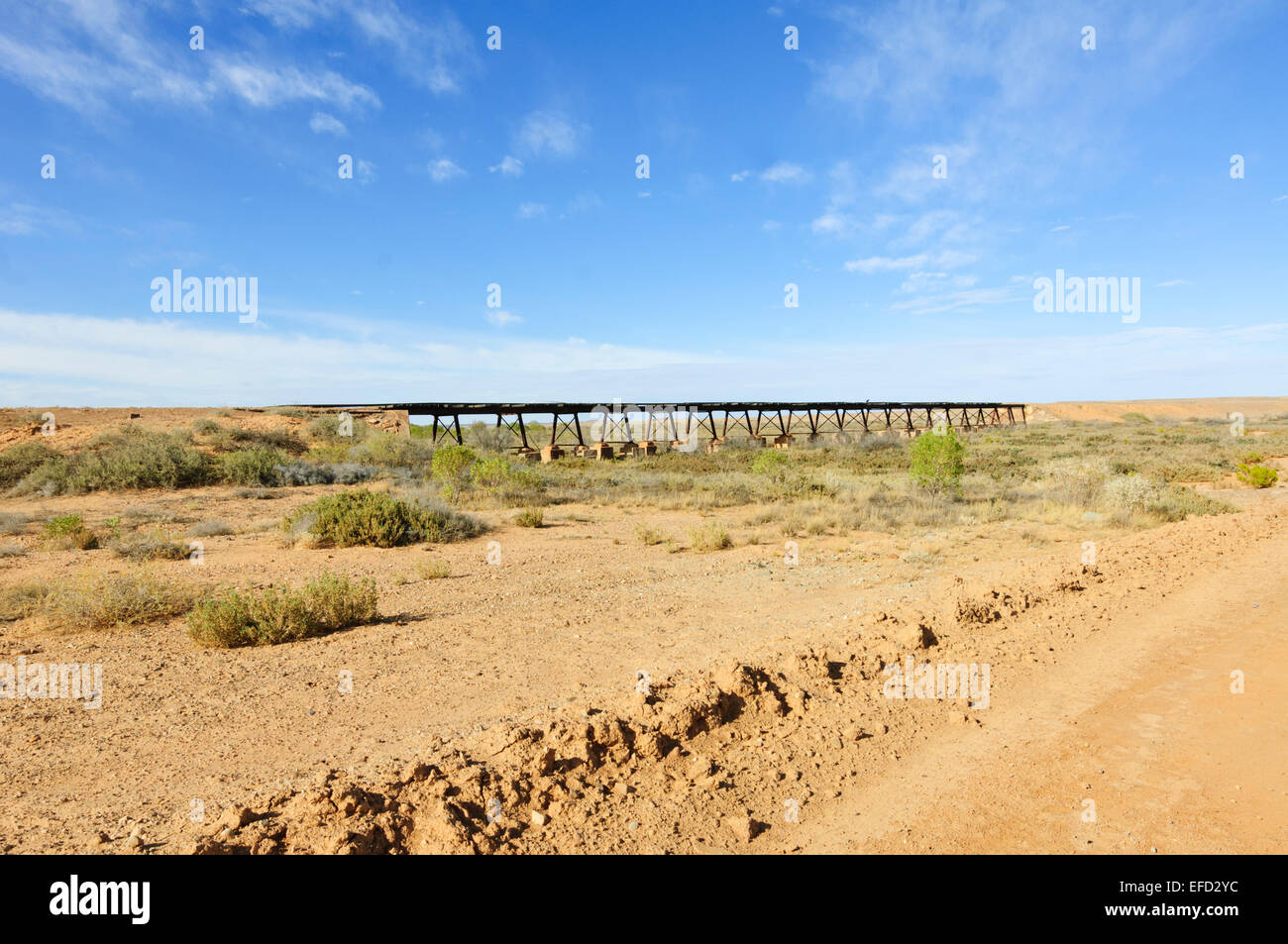 Ponte Vecchio sulla Old Ghan linea ferroviaria, Oodnadatta Track, Sud Australia Foto Stock