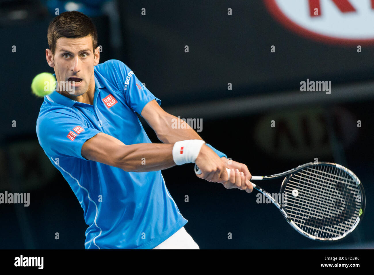 Melbourne, Australia. Il 1° febbraio 2015. Primo seme Novak Djokovic (SRB) in azione a uomini della partita finale contro sesto seme Andy Murray (GBR), il giorno quattordici del 2015 Australian Open Grand Slam torneo di tennis a Melbourne Park a Melbourne, Australia. Sydney bassa/Cal Sport Media. Foto Stock