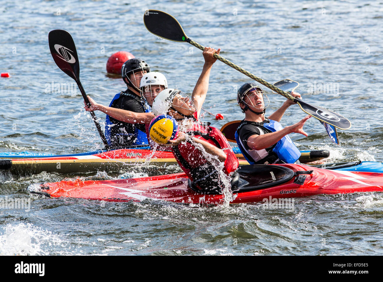 Più grande polo canoa torneo al "Lago Baldeneysee' lago, fiume Ruhr, di Essen, in Germania, con oltre 1300 partecipanti, Foto Stock