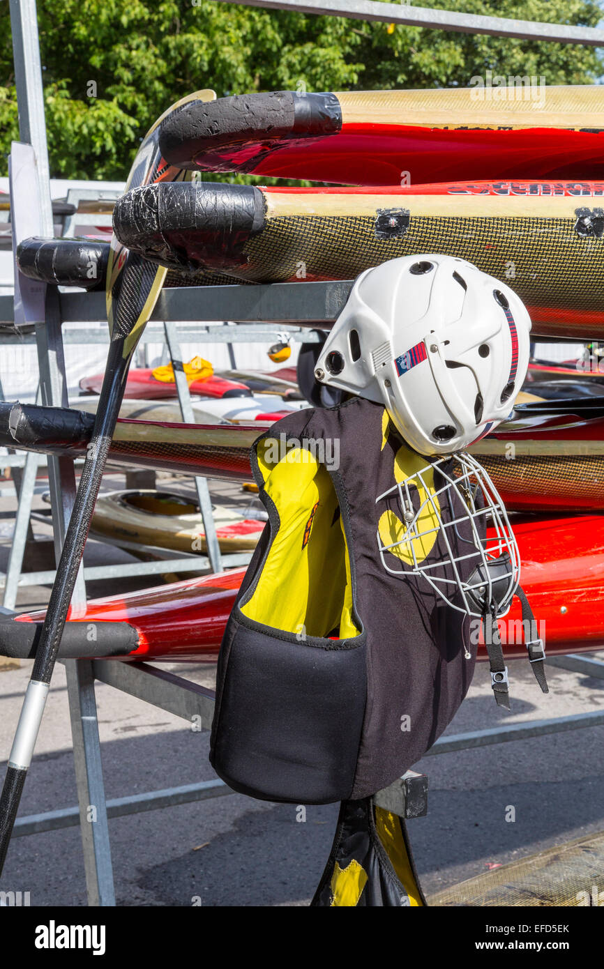 Più grande polo canoa torneo al "Lago Baldeneysee' lago, fiume Ruhr, di Essen, in Germania, con oltre 1300 partecipanti, Foto Stock