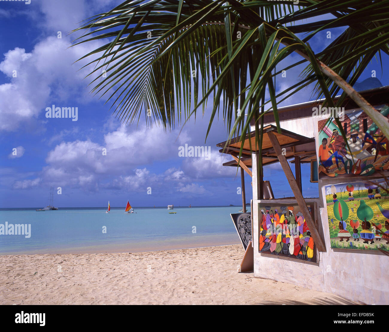 Spiaggia di stallo d'arte, il Jolly Beach Resort & Spa, Saint Mary's Parish, Antigua Antigua e Barbuda, Piccole Antille, dei Caraibi Foto Stock