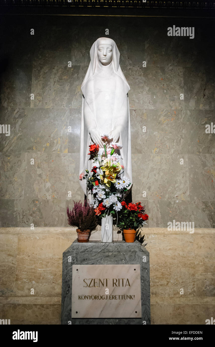 Statua di Szent (SAN, St) Rita, Santo Stefano Basilica, Budapeset Foto Stock