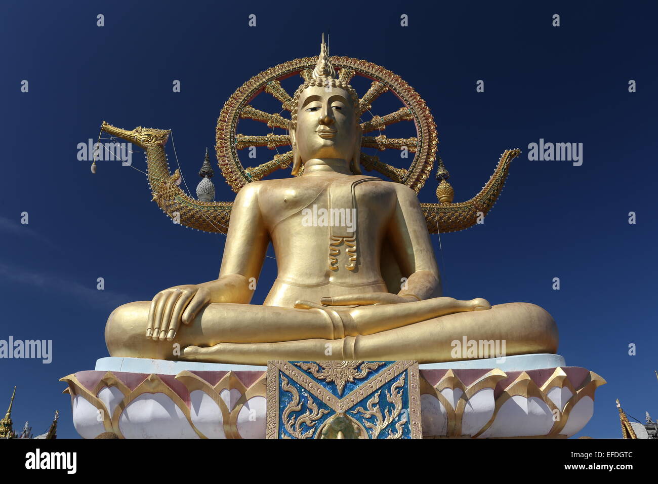 Koh Samui Thailandia Big Buddha ampia angolazione, cielo blu Foto Stock