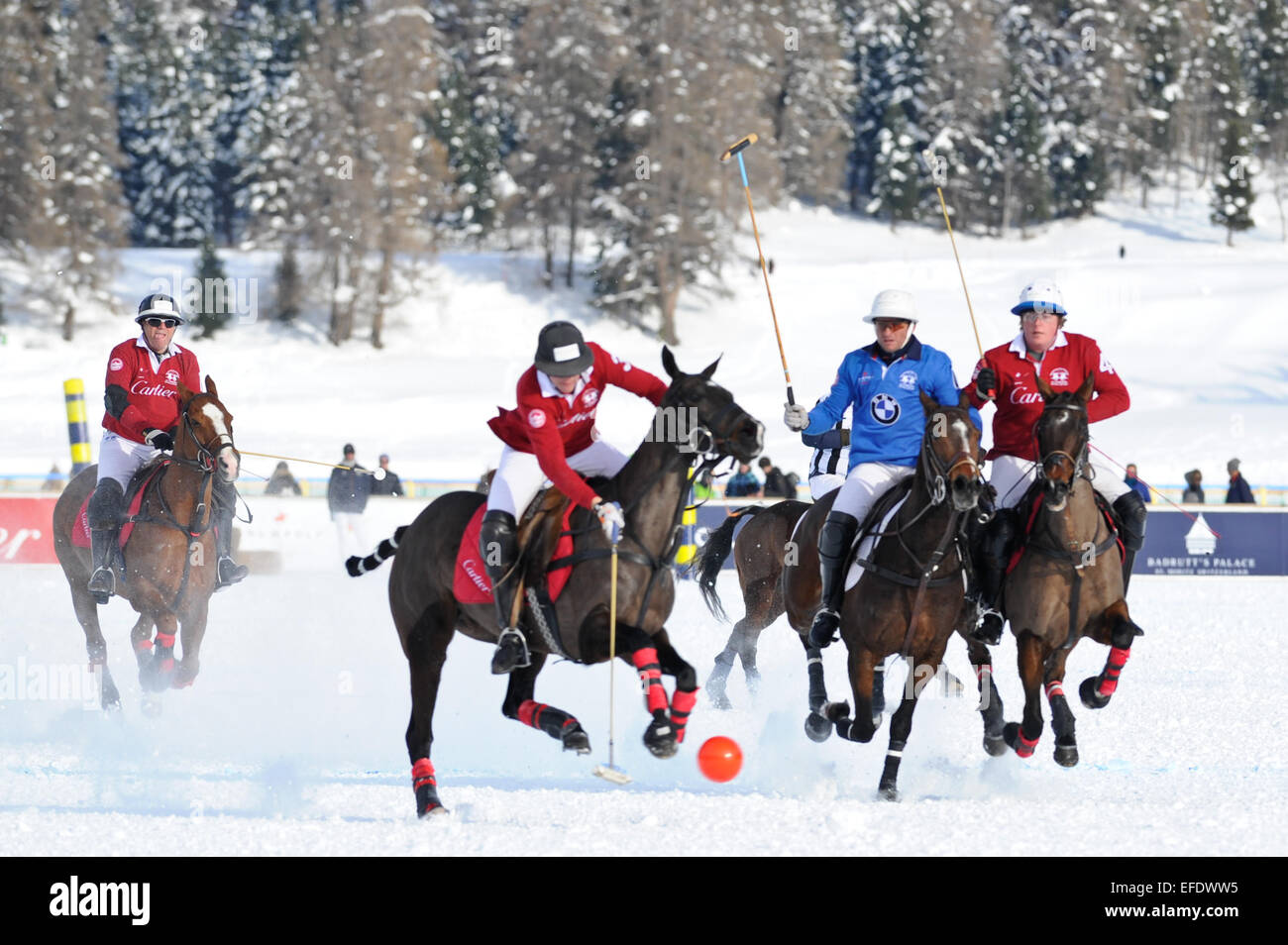 San 01 Feb, 2015. Moritz in Svizzera. Azione tra Team Cartier e il team BMW a Snow polo di coppa del mondo a San Moritz © Azione Sport Plus/Alamy Live News Foto Stock