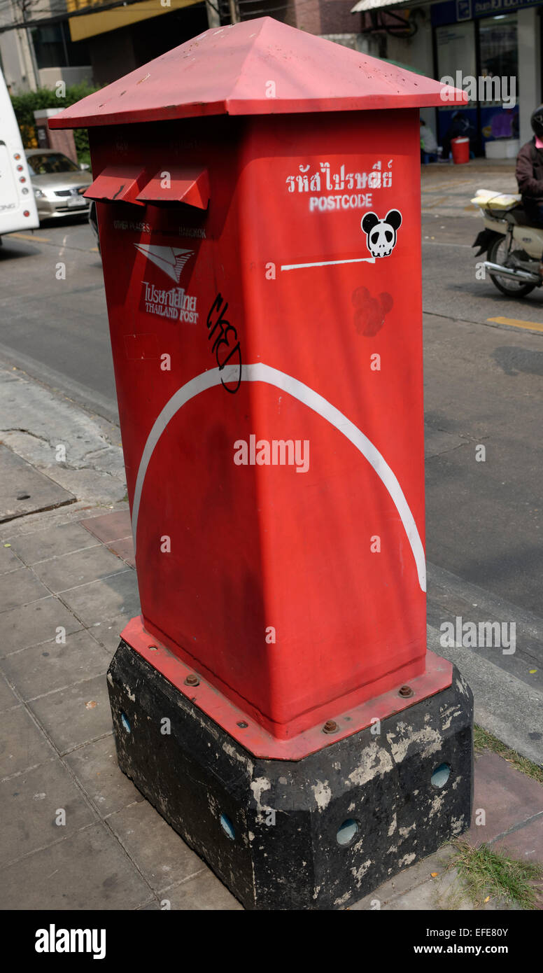 Red Post box a Bangkok in Tailandia Foto Stock