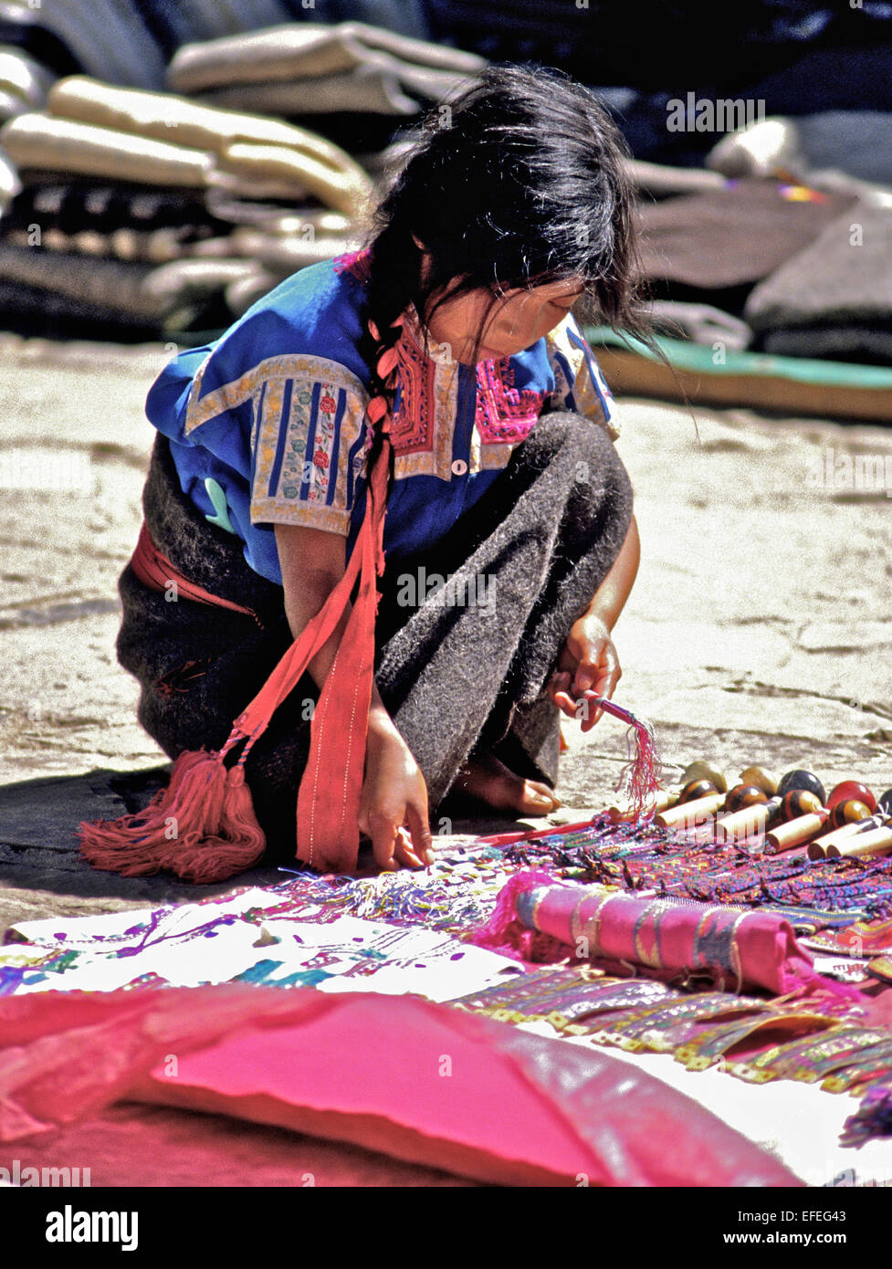 Messicani Indiani commercianti di tutte le età a vendere i loro prodotti in tutto il paese. Messicana trader Foto Stock