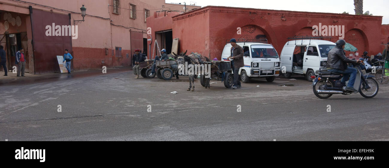Varie modalità di trasporto in Marrakech Marocco Foto Stock