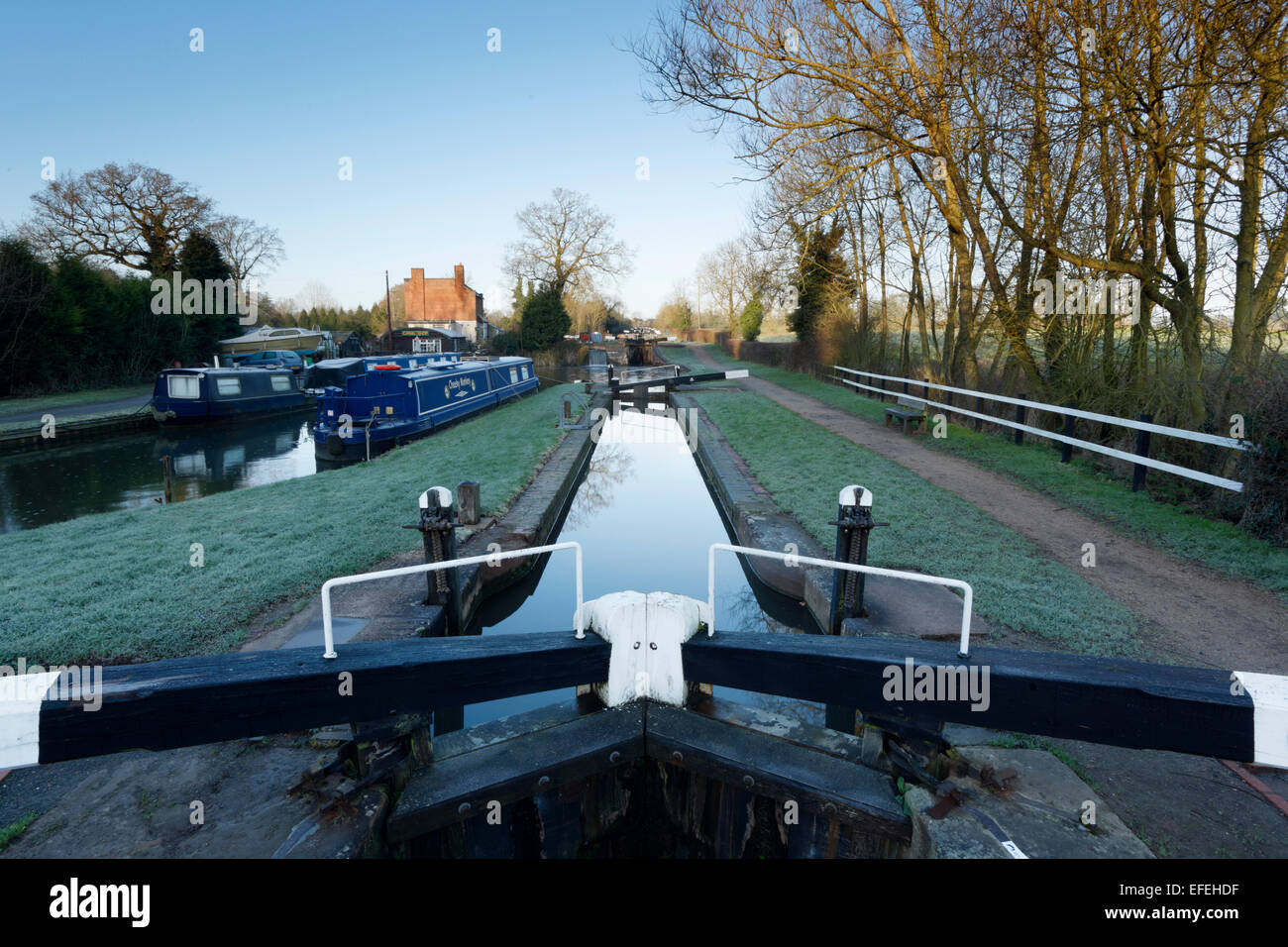 Stratford-upon-Avon Canal vicino Lapworth. Warwickshire. In Inghilterra. Regno Unito. Foto Stock