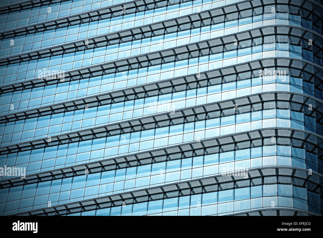 Blu sfondo astratto, vetro e acciaio di edificio moderno. Foto Stock