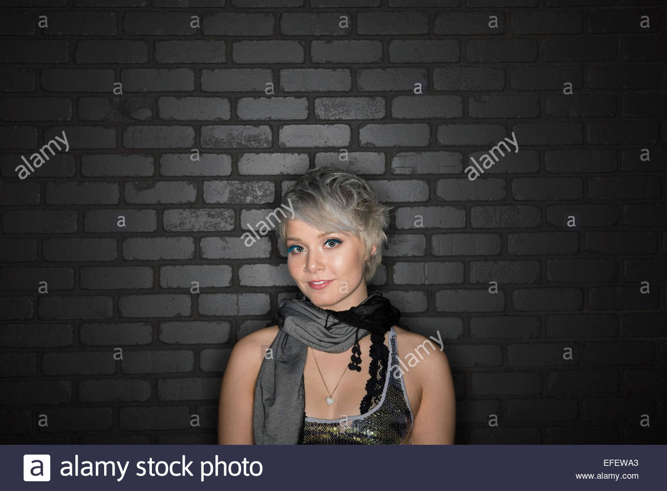 Ritratto di donna elegante con capelli corti Foto Stock