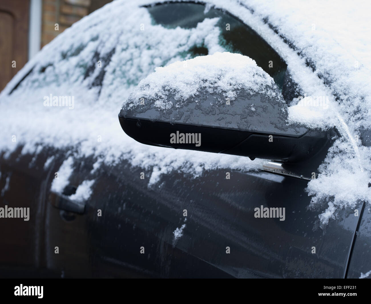 Auto in mattinata la neve Foto Stock