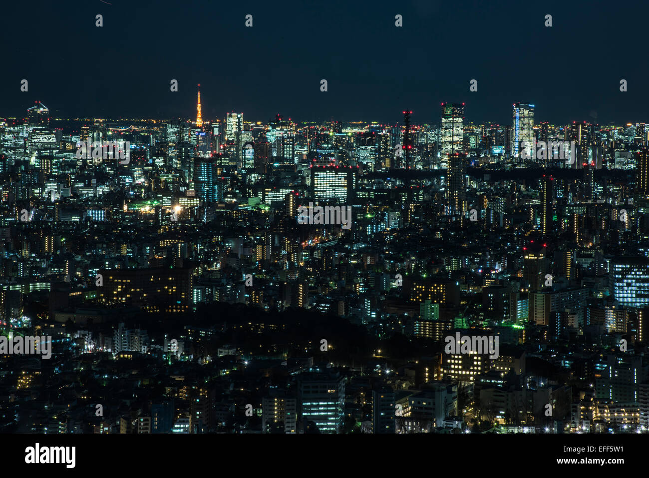 La Torre di Tokyo e vista generale di Tokyo,da Sunshine City,Ikebukuro,Toshima-Ku,Tokyo Giappone Foto Stock