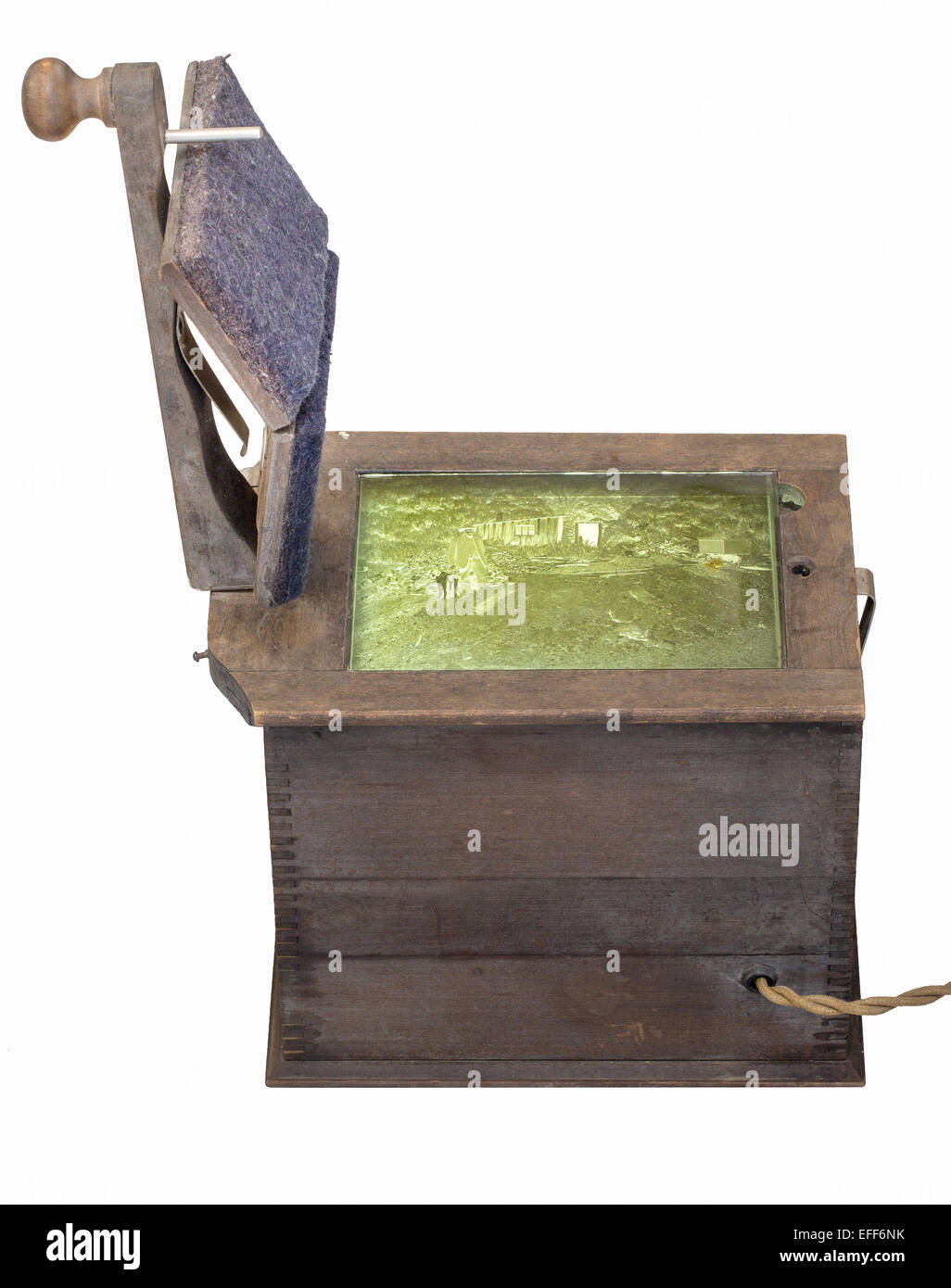 Fine del XIX secolo o inizio del XX secolo la piastra di vetro contatto negativo stampante utilizzata in un fotografo di camera oscura Foto Stock