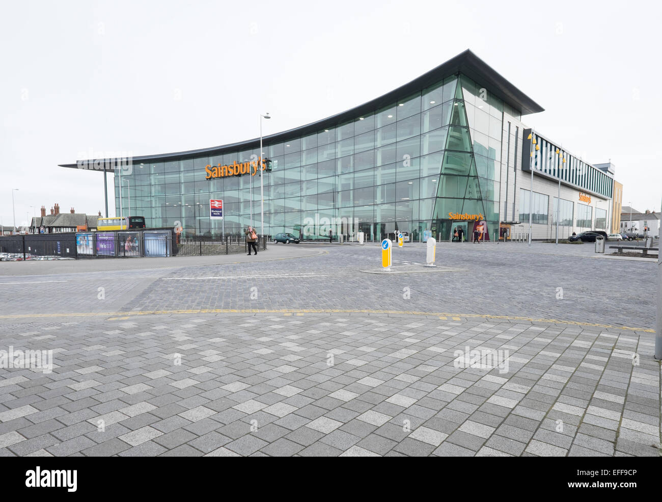 Blackpool North sainsburys edificio in vetro. Credito: lee ramsden / alamy Foto Stock