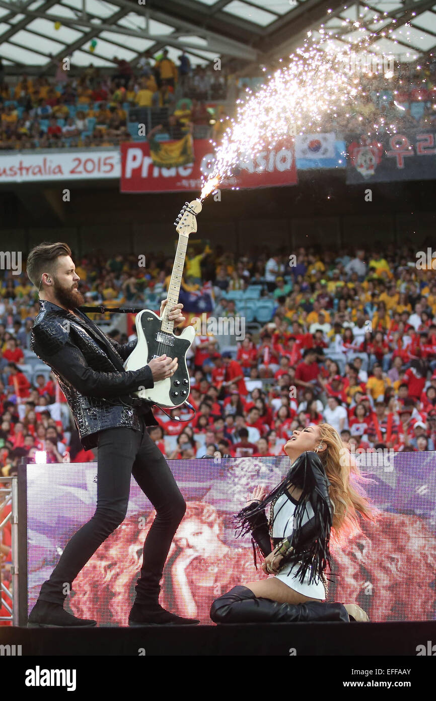 HAVANA BROWN esegue sul palco durante la chiusura CEREMONEY DELL'ASIAN CUP FINALE DI PARTITA di CALCIO TRA LA COREA DEL SUD E AUSTRALIA cantante (UK) MARRONE CHIARO, ASIAN CUP FINALE, COREA DEL SUD V AUSTRALIA (UK USA SOLO) Sydney, ANZ Stadium, , AUSTRALIA 31 gennaio 2015 DIS75967 Foto Stock