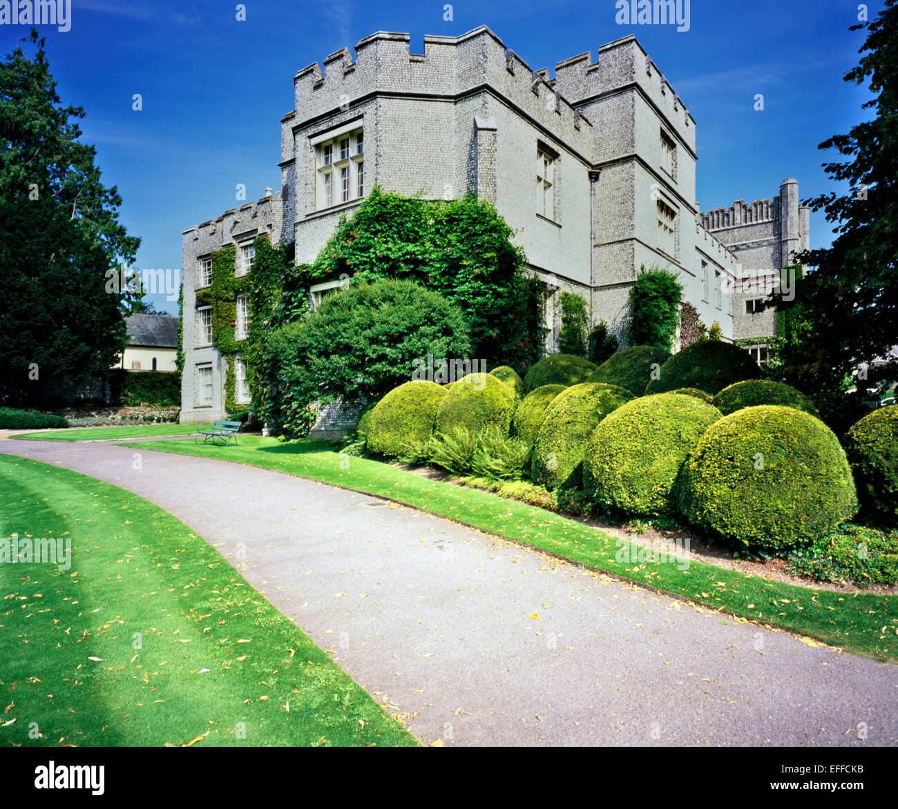 West Dean College, su una giornata d'estate. West Sussex, in Inghilterra, Regno Unito Foto Stock