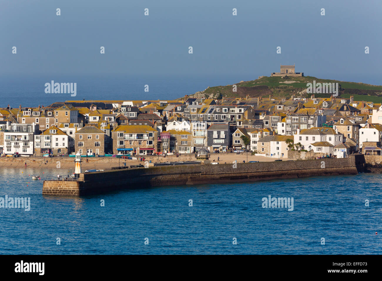 St Ives Pier e città Cornwall, Regno Unito Foto Stock