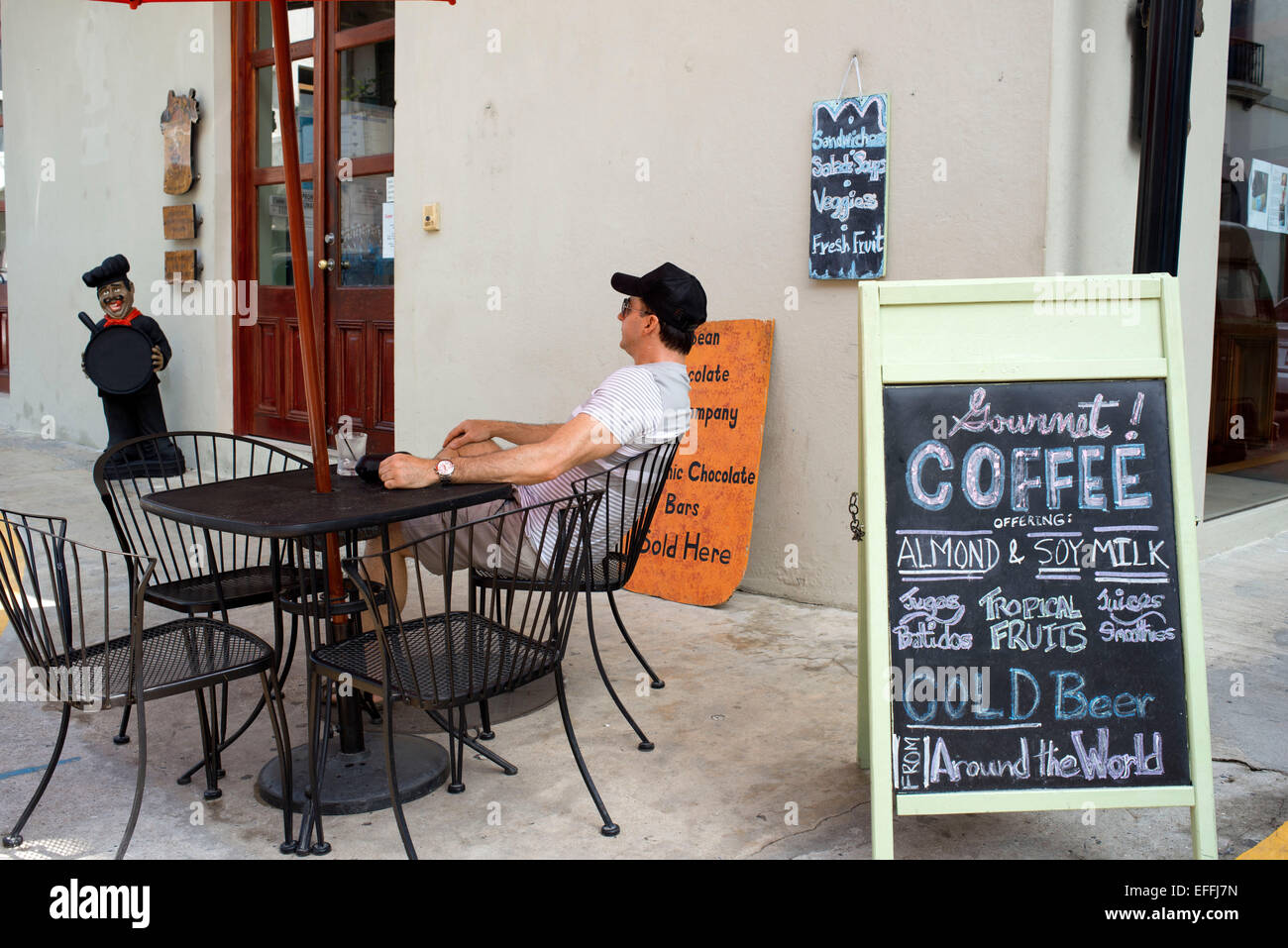 Snack bar caffè ristorante nella vecchia città di Panama, Panama America centrale. I cibi tradizionali. Panama Viejo città storica elencata come Foto Stock