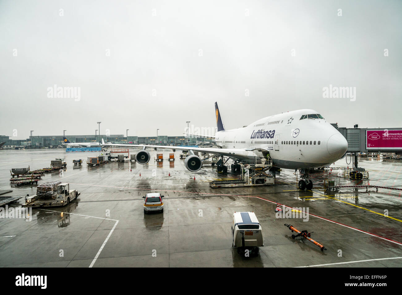 Lufthansa boeing 747 frankfurt airport immagini e fotografie stock ad ...