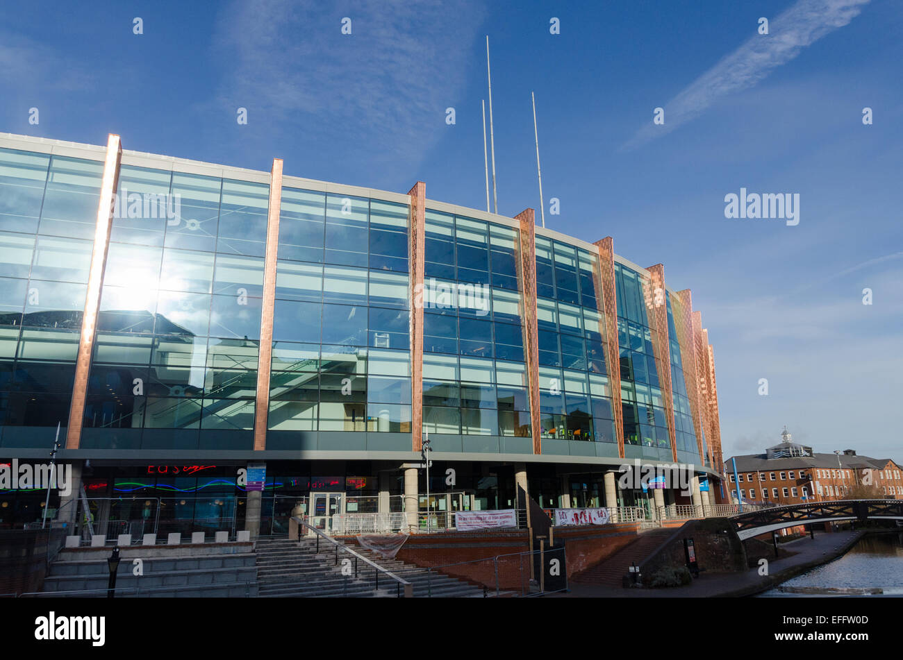 Il recentemente ristrutturato, Barclaycard Arena, originariamente la NIA, in Birmingham affacciato sul canal grande Foto Stock