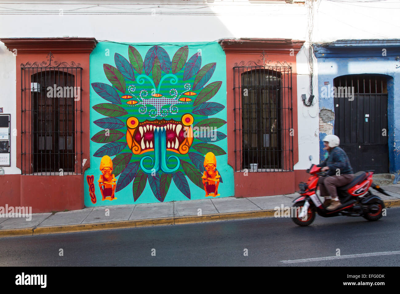 Oaxaca, Messico - un dipinto su Calle Tinoco y Palacios. Foto Stock