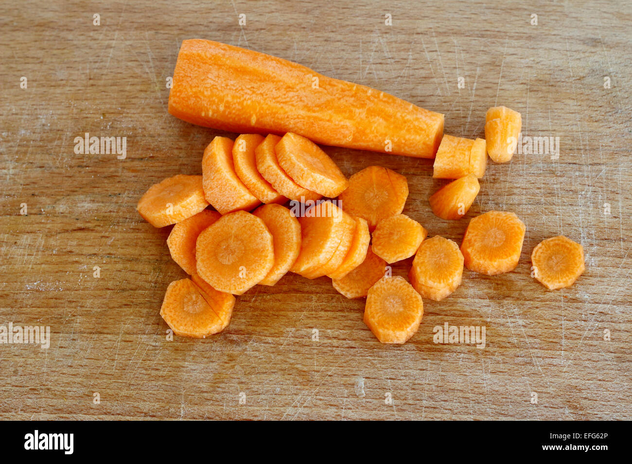 Tagliate a dadini vegetali - Materie e carota fresca Foto Stock