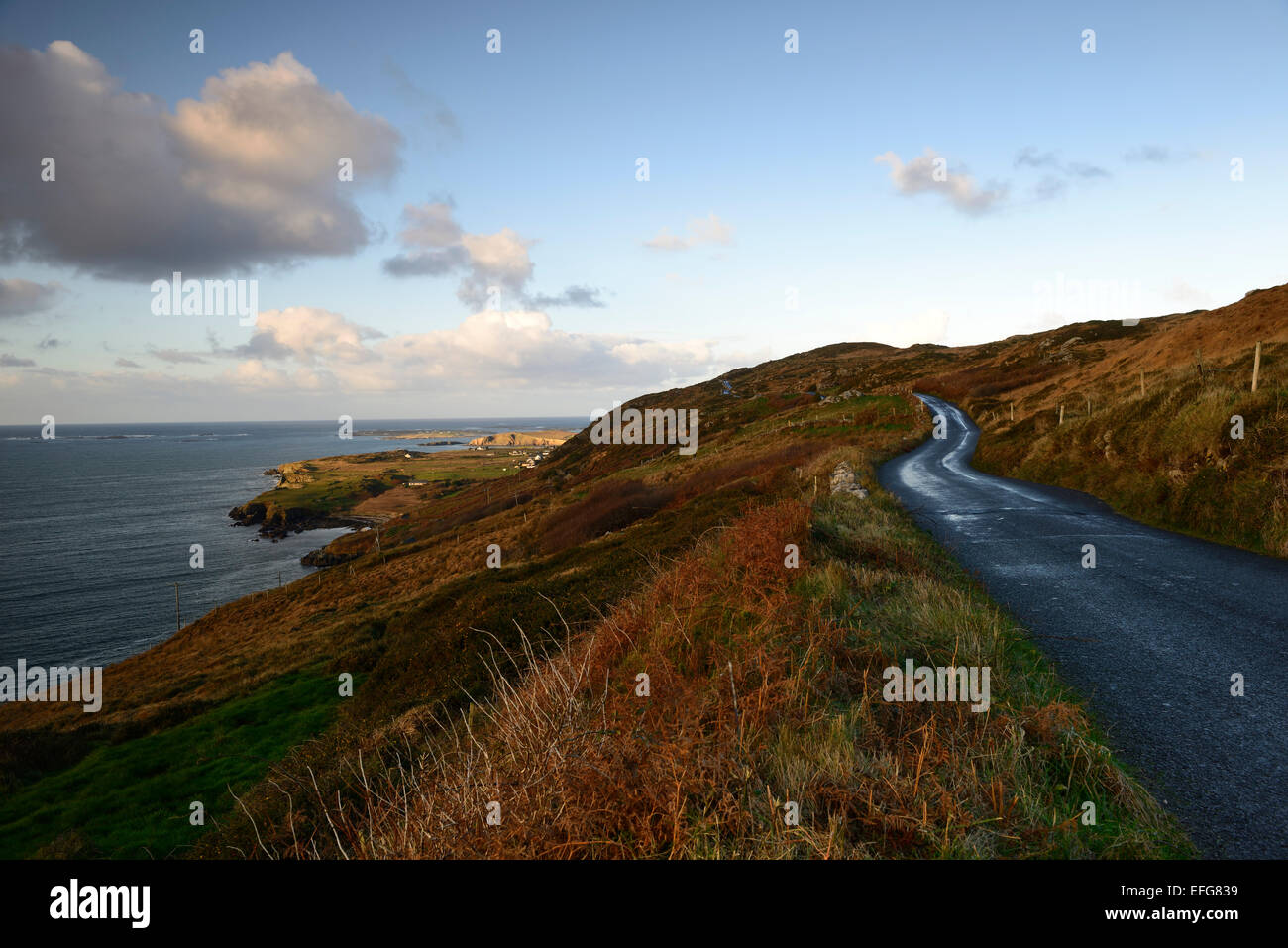 Sky road clifden galway scenic drive scenario iconico connemara RM Irlanda Foto Stock