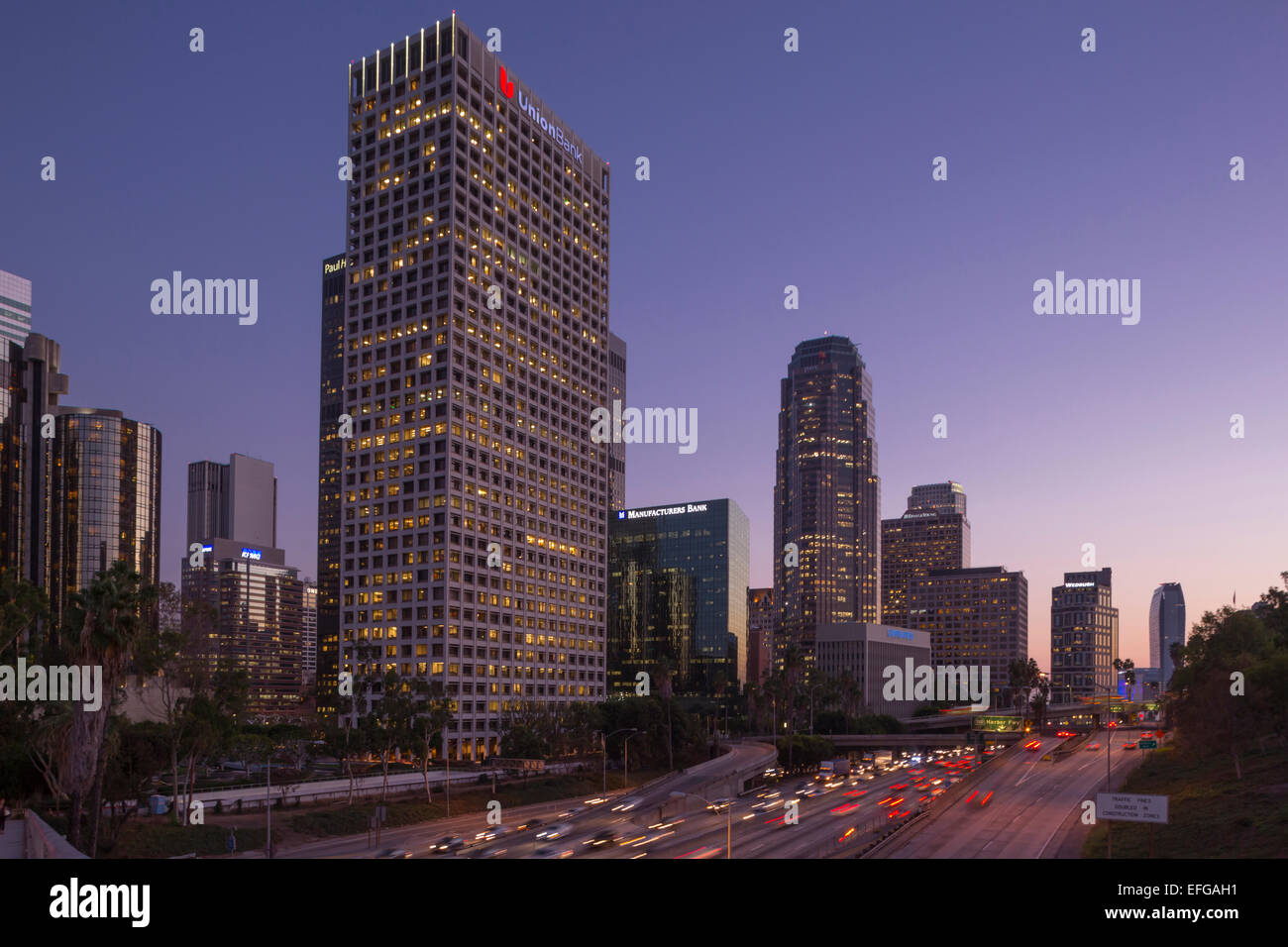 SKYLINE DEL CENTRO Interstate 110 HARBOR FREEWAY DI LOS ANGELES CALIFORNIA USA Foto Stock
