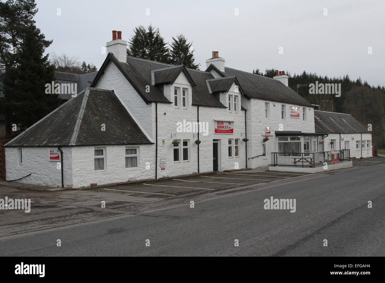 Esterno della Red Brolly Inn Ballinluig Perthshire Scozia Febbraio 2015 Foto Stock