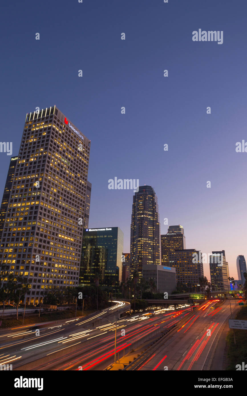 SKYLINE DEL CENTRO Interstate 110 HARBOR FREEWAY DI LOS ANGELES CALIFORNIA USA Foto Stock