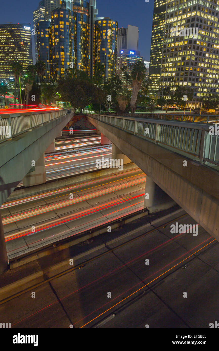 SKYLINE DEL CENTRO Interstate 110 HARBOR FREEWAY DI LOS ANGELES CALIFORNIA USA Foto Stock