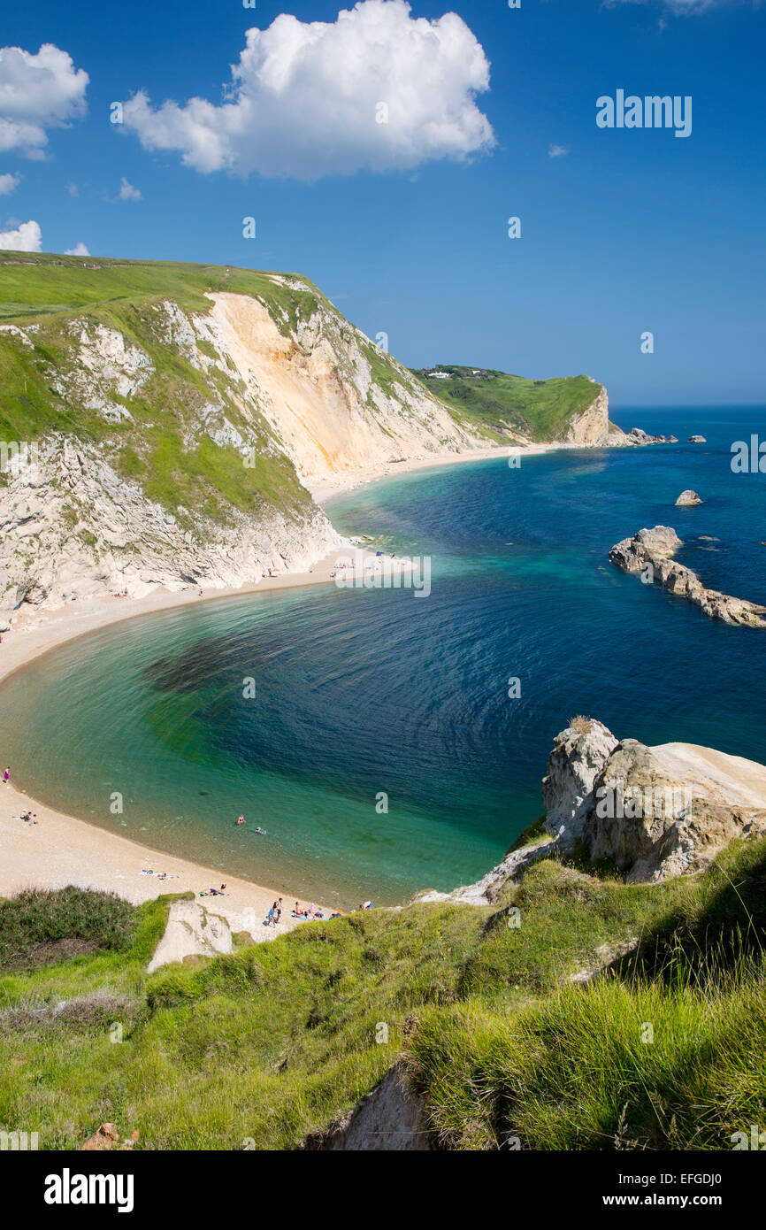 Vista al di sopra man o war bay lungo la Jurassic Coast, Dorset, Inghilterra Foto Stock