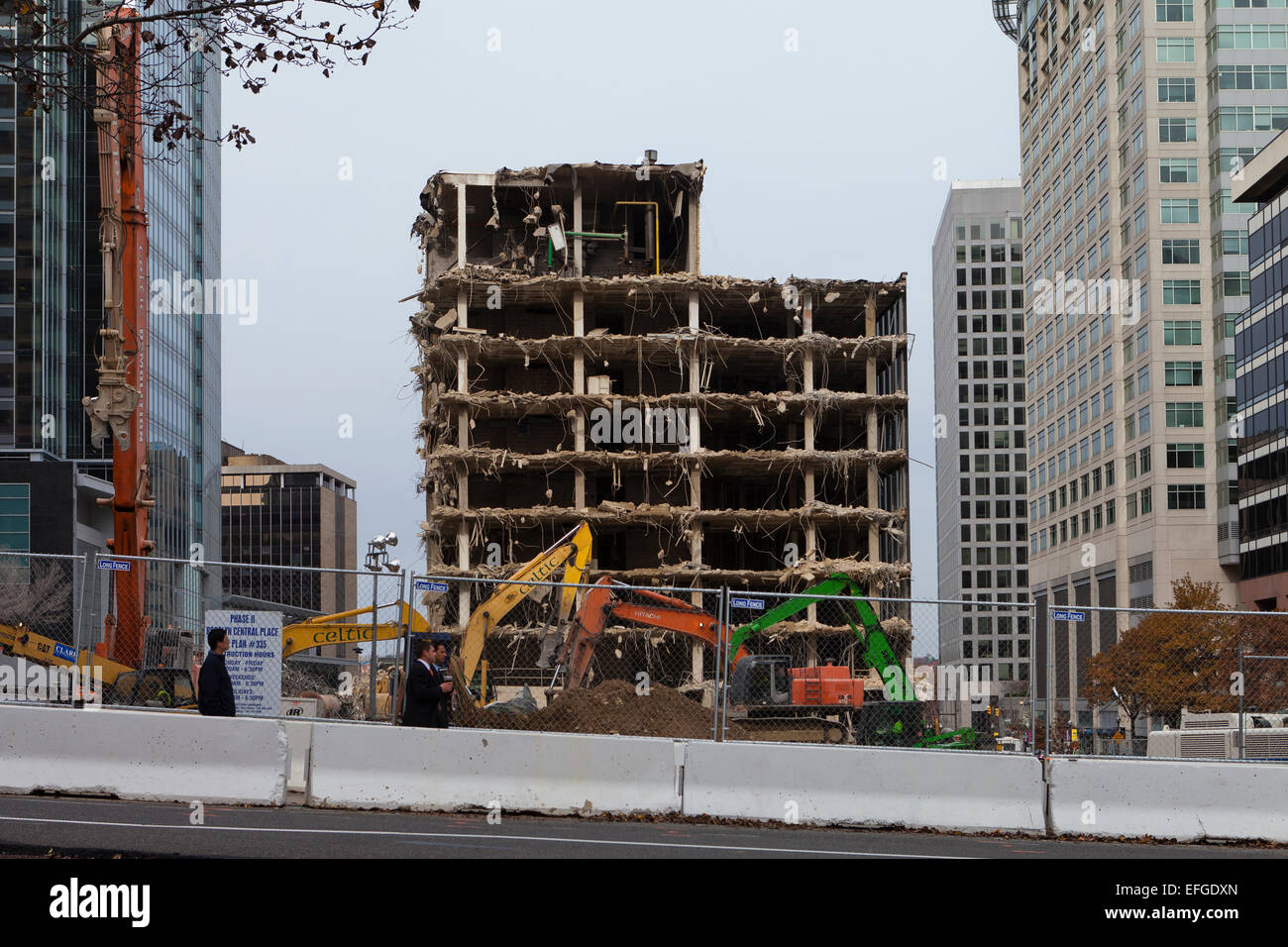 Urban alto edificio demolizione - Arlington, Virginia, Stati Uniti d'America Foto Stock