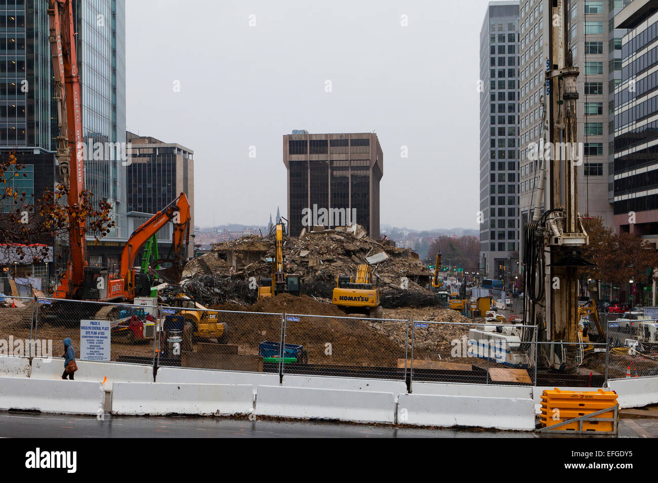 Urban alto edificio demolizione - Arlington, Virginia, Stati Uniti d'America Foto Stock