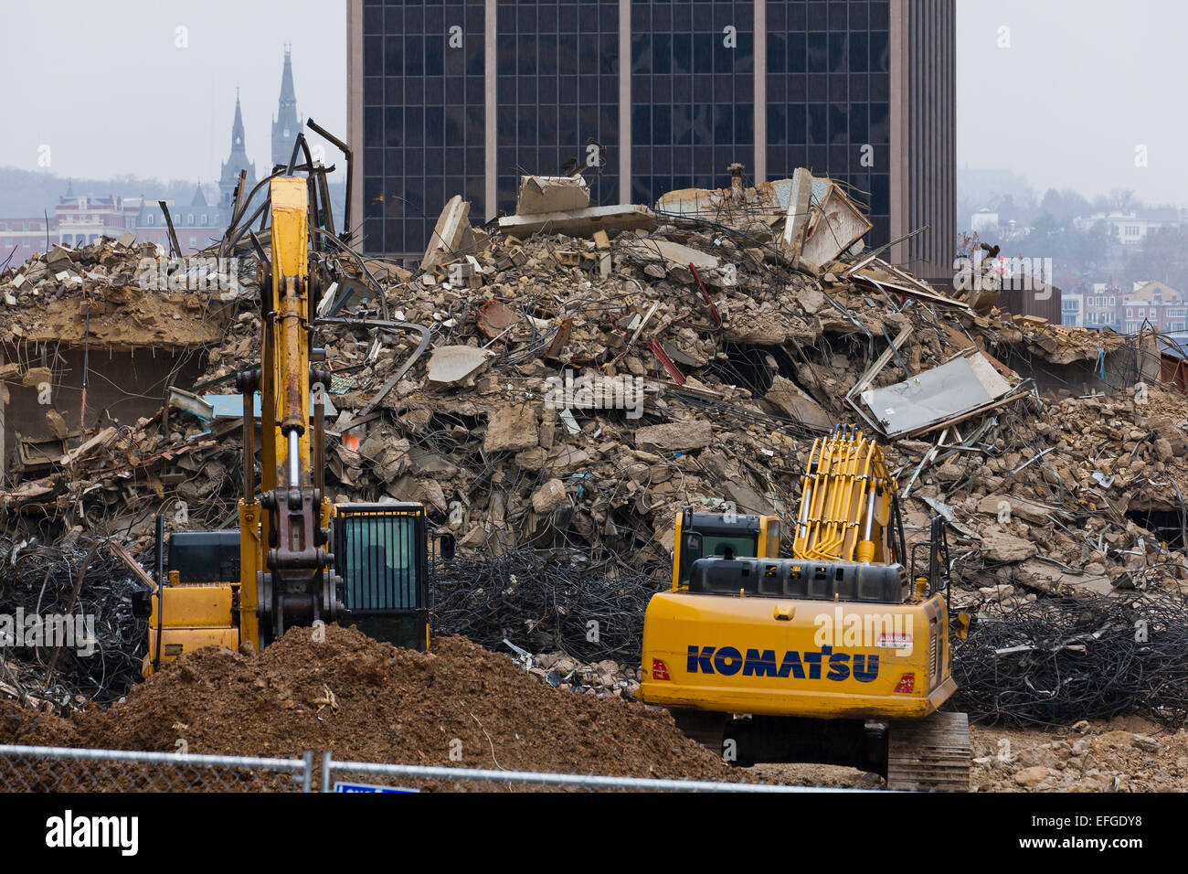 Urban alto edificio demolizione - Arlington, Virginia, Stati Uniti d'America Foto Stock