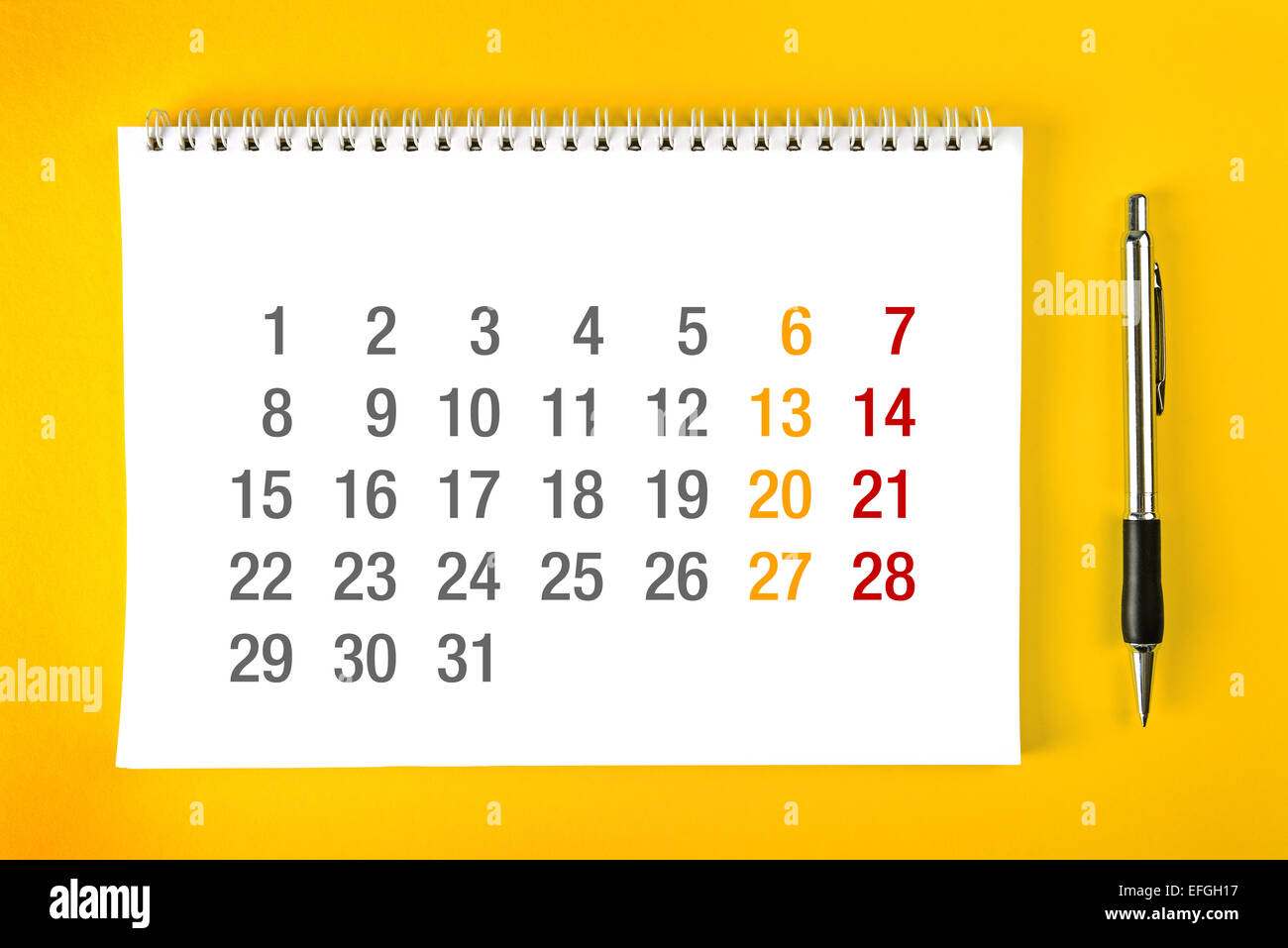 Carta pagina di calendario con rilegatura a spirale come la gestione del  tempo e il concetto di pianificazione Foto stock - Alamy
