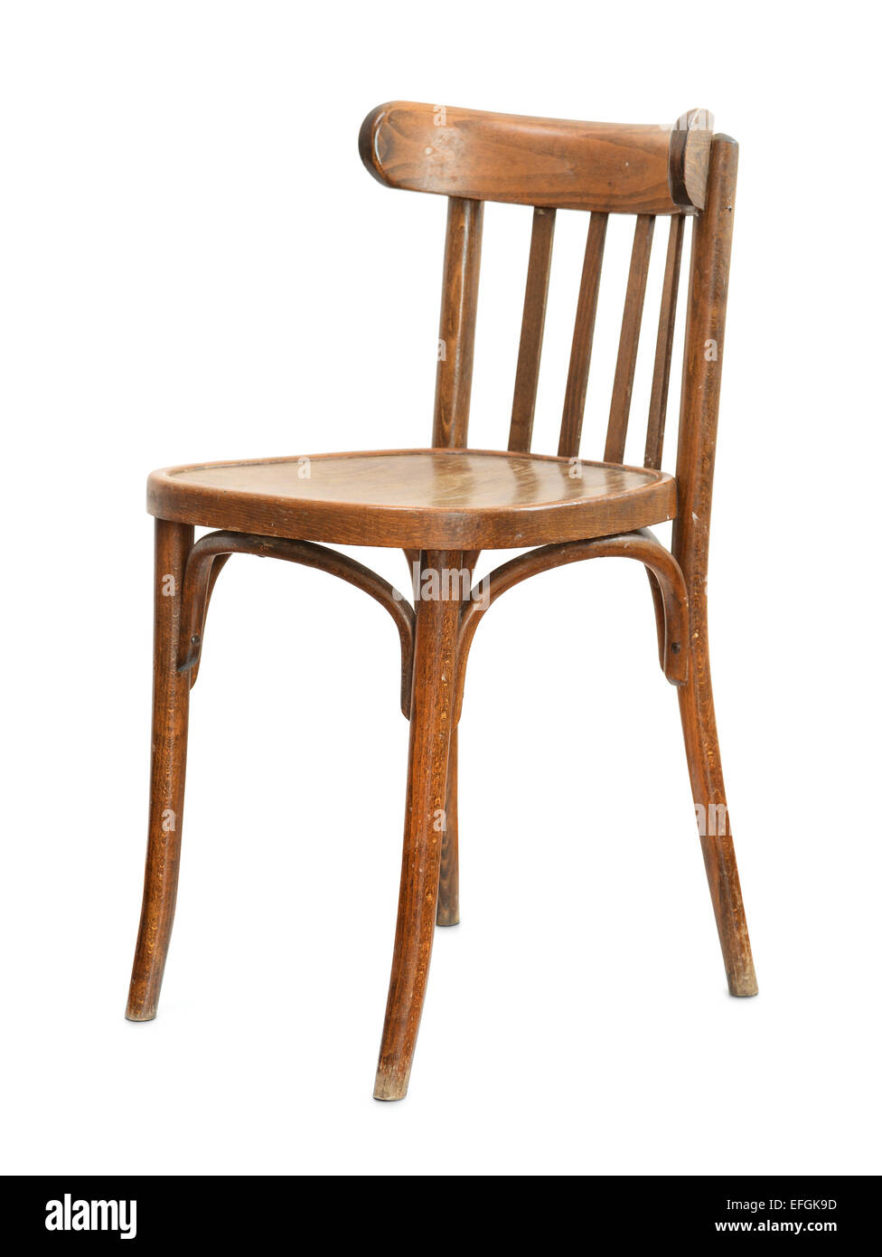 Vecchia sedia in legno isolato su bianco Foto stock - Alamy